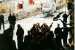 hangar_party_02.jpg (86897 Byte)