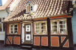 haus.jpg (92341 Byte)